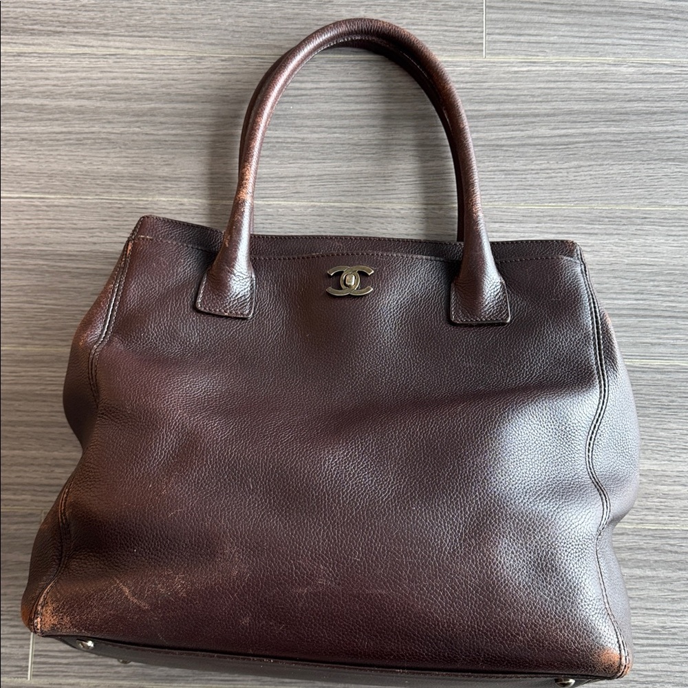 Authentic Chanel Executive Cerf Tote Leather Bag - Picture 3 of 16
